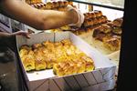 جریمه ۵۰ شیرینی فروش در خوزستان به علت کم‌فروشی