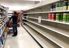 قفسه‌های فروشگاه‌ها در هلند از مواد غذایی خالی شد