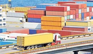 تجارت‌، در اسارت سیاست‌های ارزی بانک مرکزی| ارز نباید ترمزی برای تامین کالا باشد