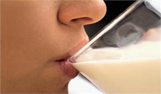 گرانی لبنیات بی‌مهار شد؛ شیر مدارس پر، شیر خانوار هم در مرز حذف قرار گرفت